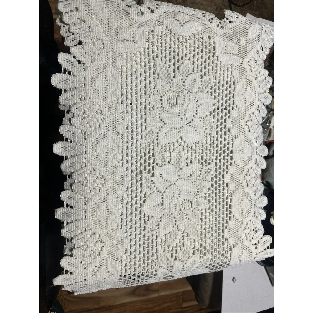 TABLE RUNNER TABLE CENTER DOILY 42